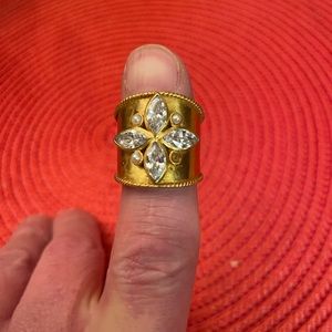 Monaco Statement Ring × 1
Cubic Zirconia and Pearl